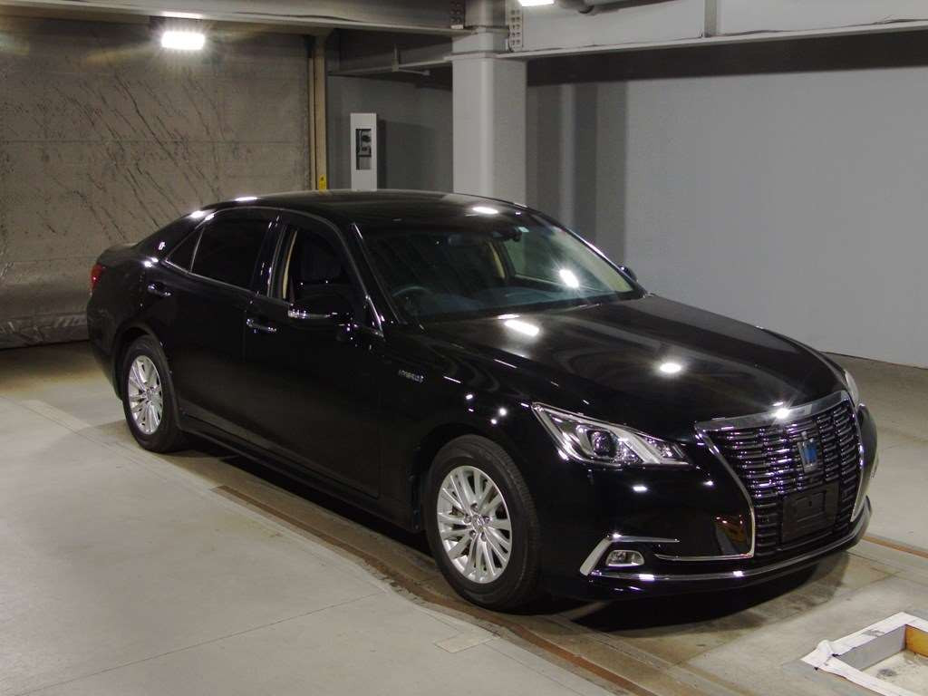 2017 Toyota Crown Hybrid AWS210[2]