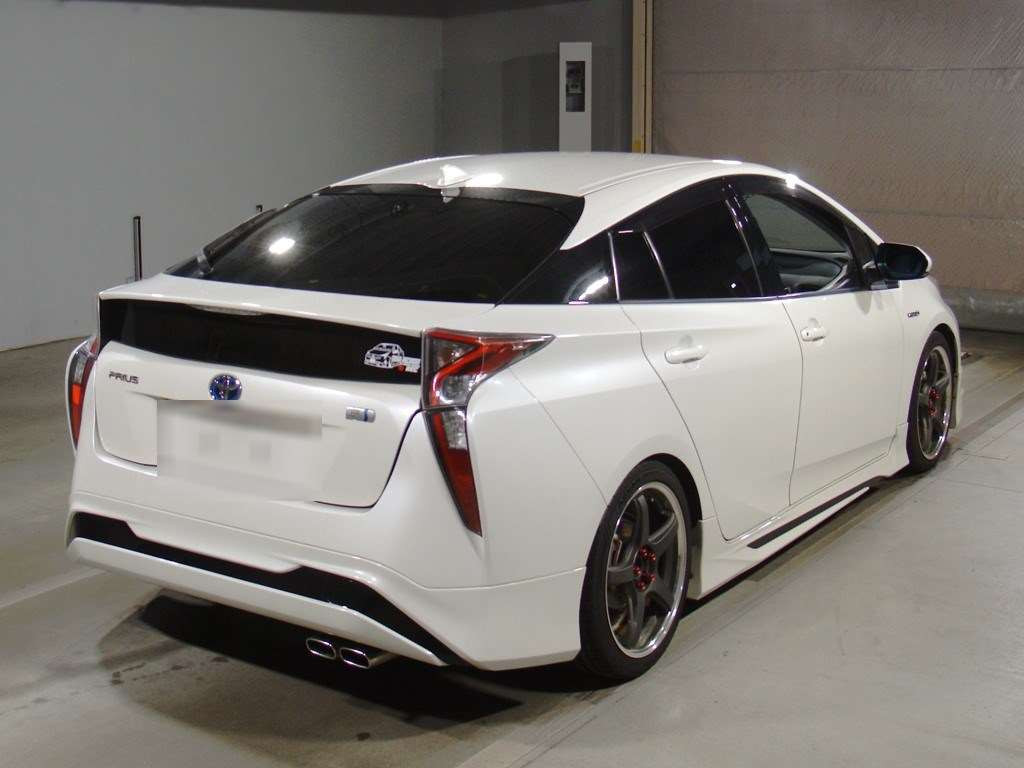 2018 Toyota Prius ZVW50[1]