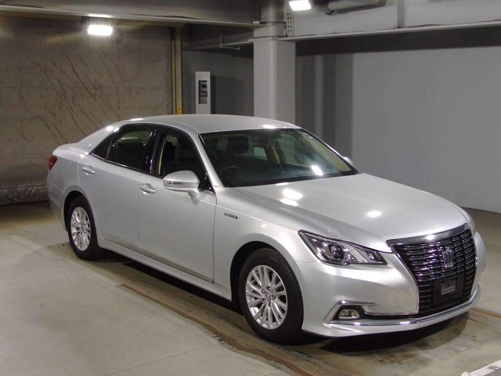 2016 Toyota Crown Hybrid AWS210[2]