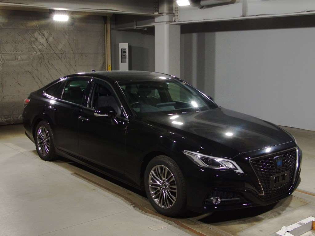 2021 Toyota Crown Hybrid AZSH20[2]