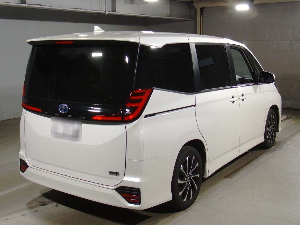 2023 Toyota Noah ZWR90W[1]