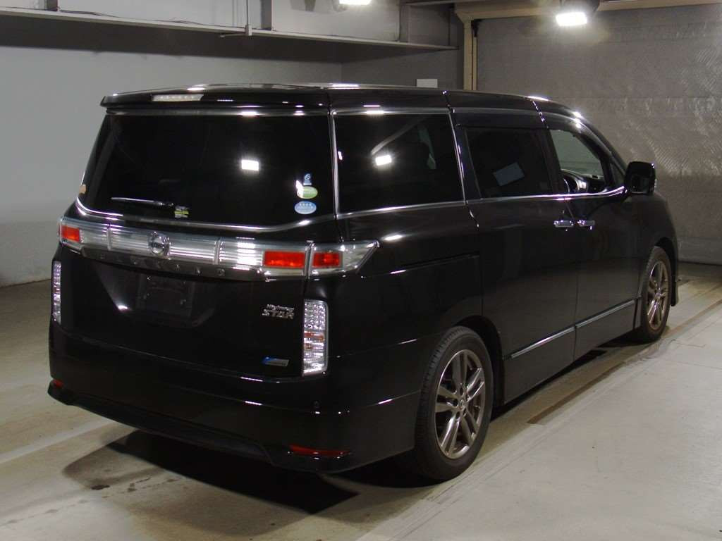 2013 Nissan Elgrand PE52[1]