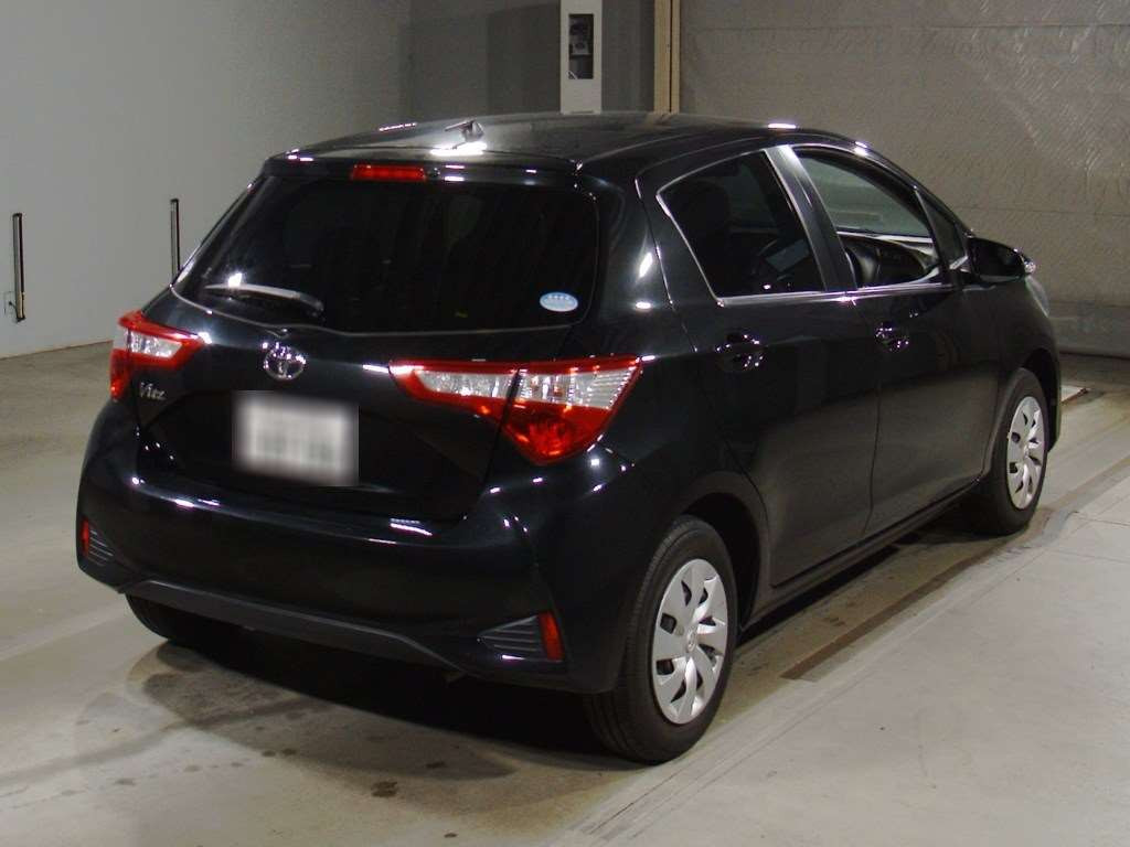 2018 Toyota Vitz KSP130[1]