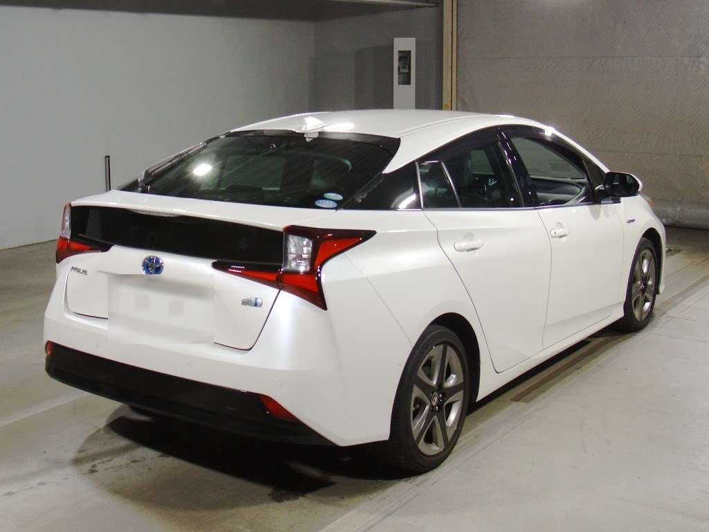 2019 Toyota Prius ZVW51[1]