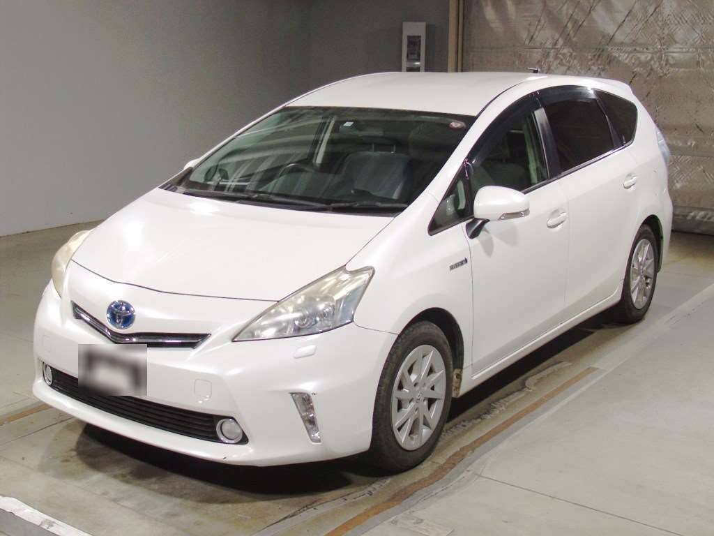 2011 Toyota Prius alpha ZVW41W[0]