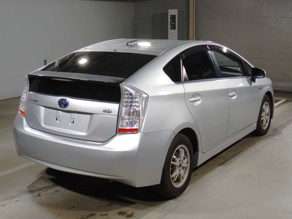 2010 Toyota Prius ZVW30[1]