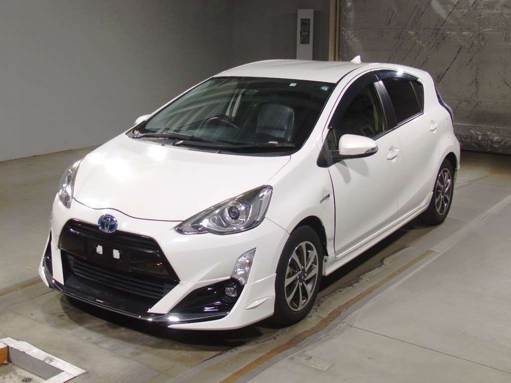 2016 Toyota Aqua NHP10[0]