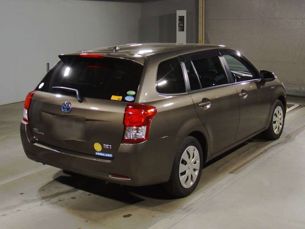 2013 Toyota Corolla Fielder NKE165G[1]