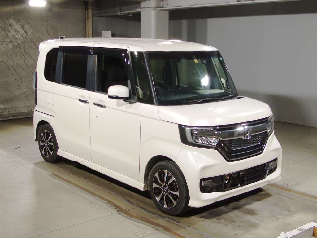 2018 Honda N-BOX CUSTOM JF3[2]