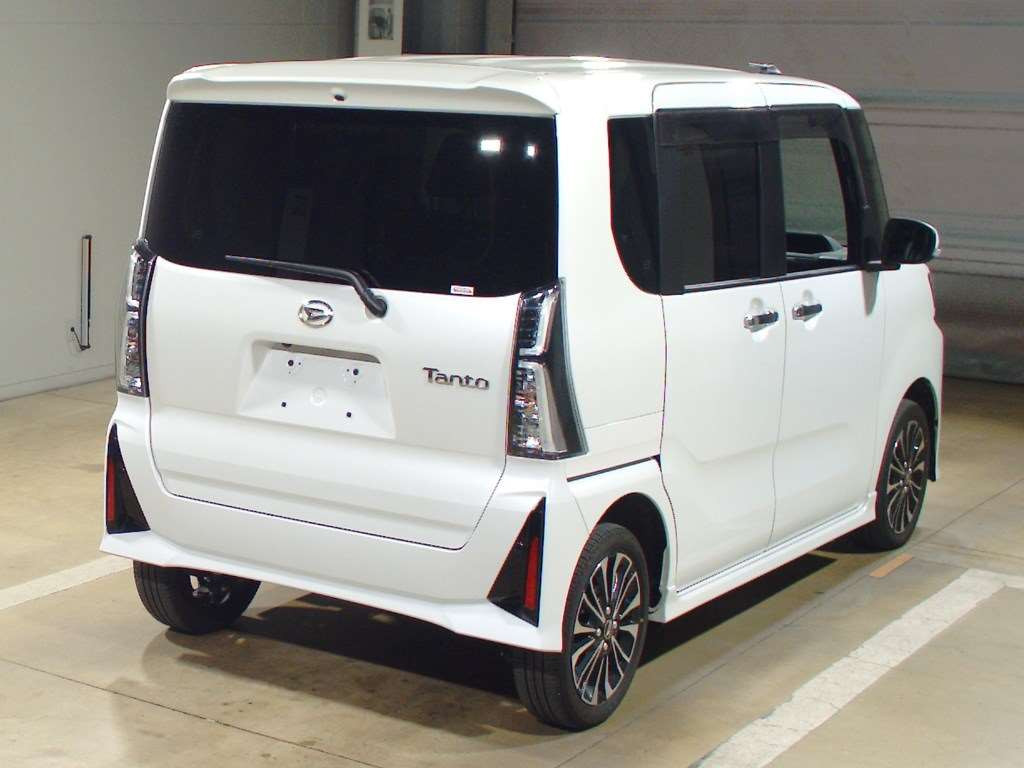 2023 Daihatsu Tanto Custom LA660S[1]