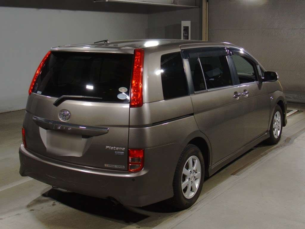 2009 Toyota Isis ZGM10W[1]