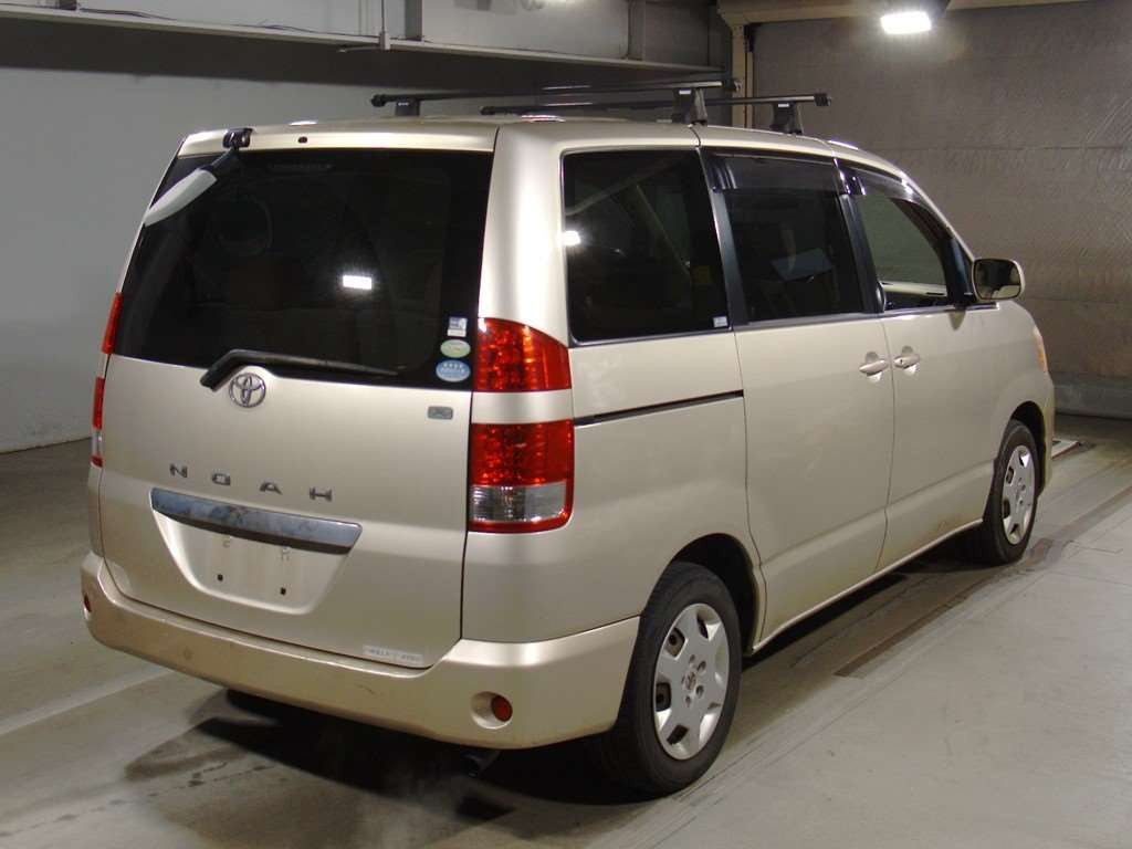 2006 Toyota Noah AZR60G[1]