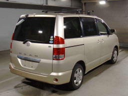 2006 Toyota Noah