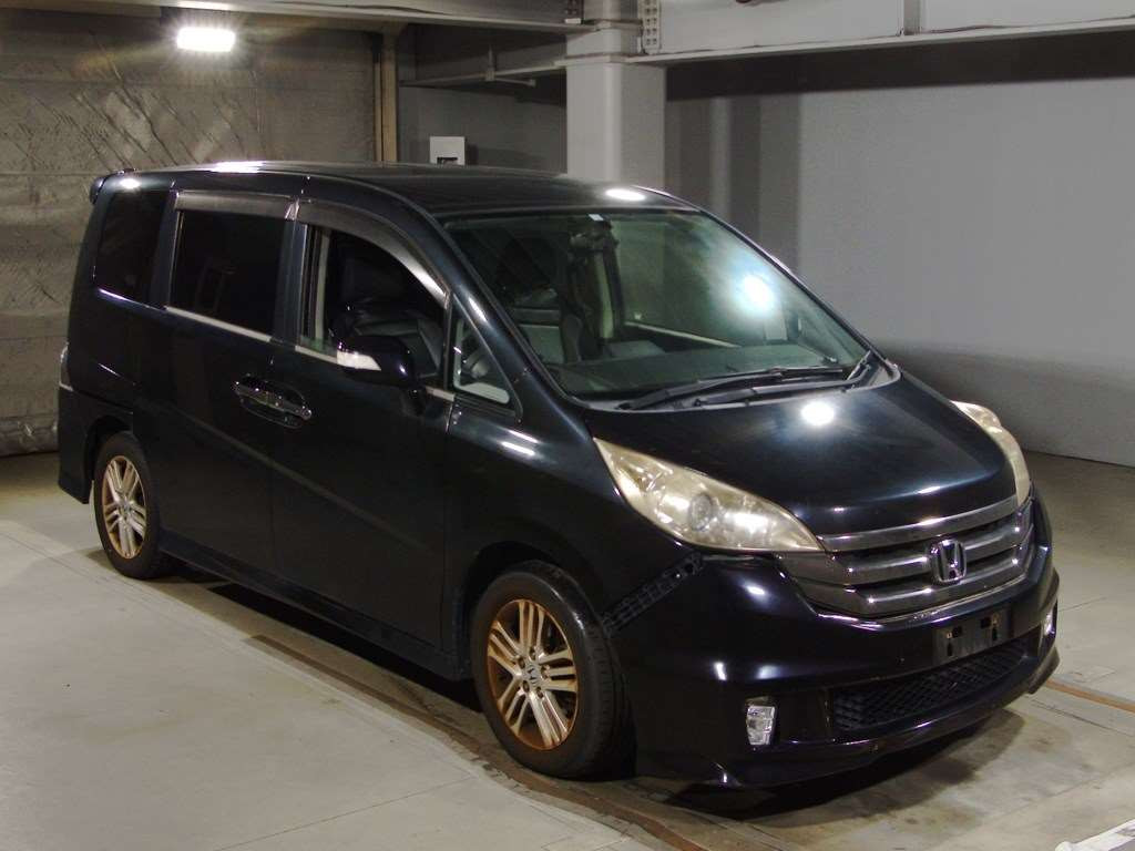 2008 Honda Step WGN RG1[2]