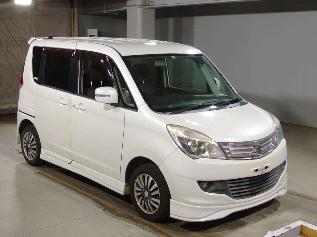 2011 Suzuki Solio MA15S[2]