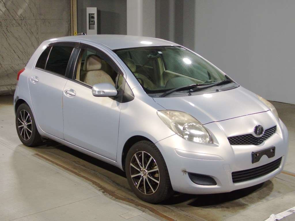 2018 Toyota Vitz SCP90[2]