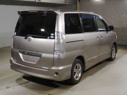 2006 Toyota Voxy