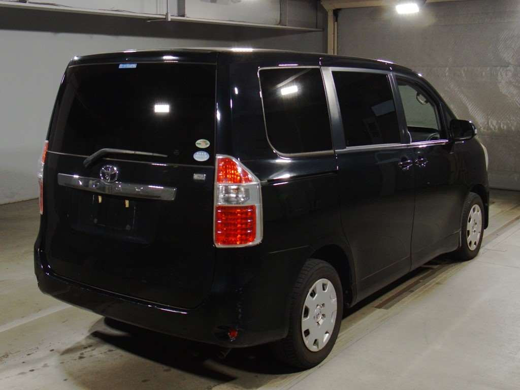 2008 Toyota Noah ZRR70G[1]