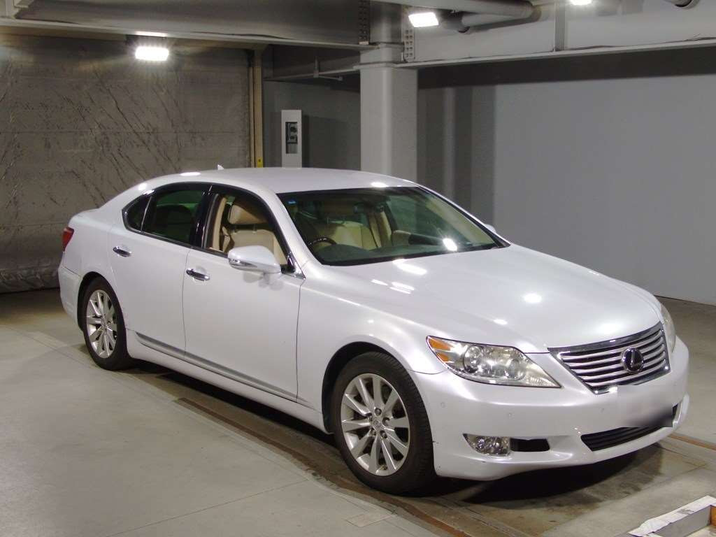 2011 Lexus LS USF40[2]