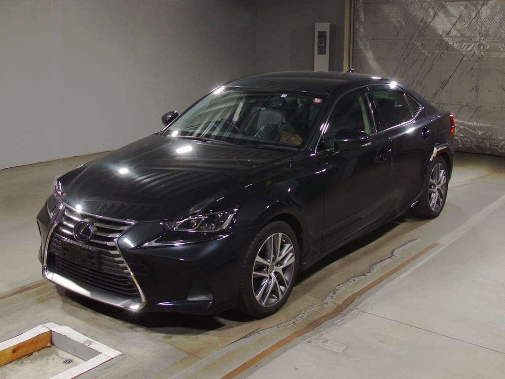 2019 Lexus IS AVE30[0]