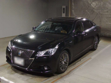 2013 Toyota Crown Hybrid