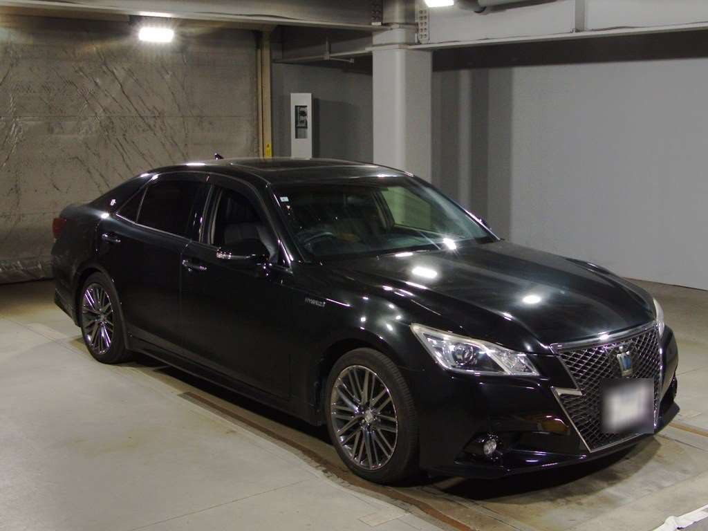 2013 Toyota Crown Hybrid AWS210[2]