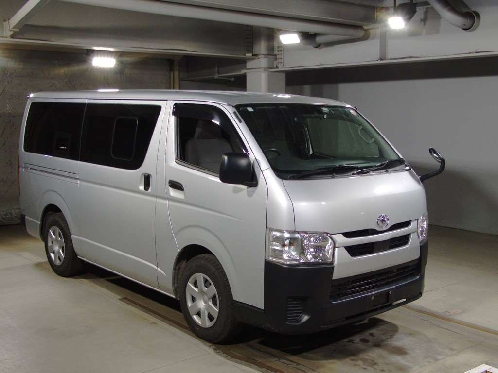 2020 Toyota Hiace Van GDH201V[2]