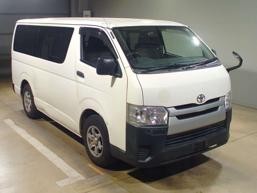 2015 Toyota Hiace Van TRH200V[2]