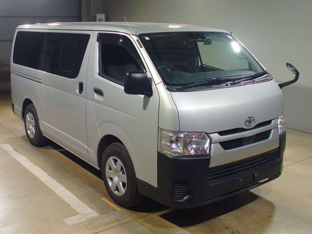 2020 Toyota Hiace Van GDH201V[2]