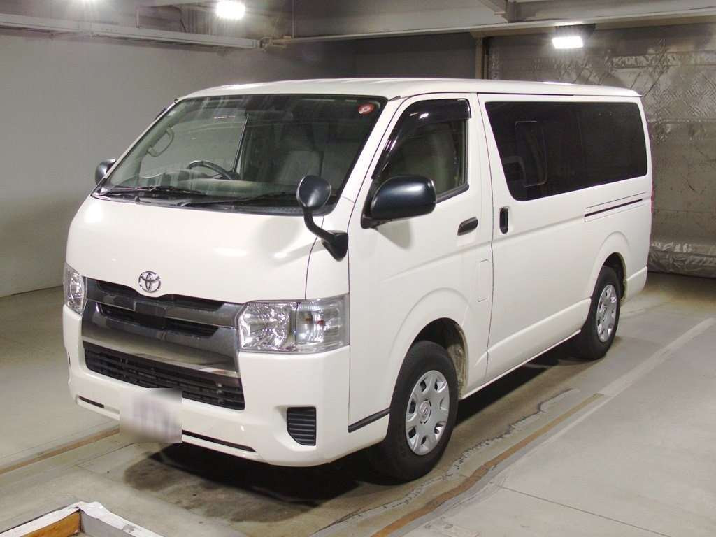 2018 Toyota Regiusace Van TRH200V[0]