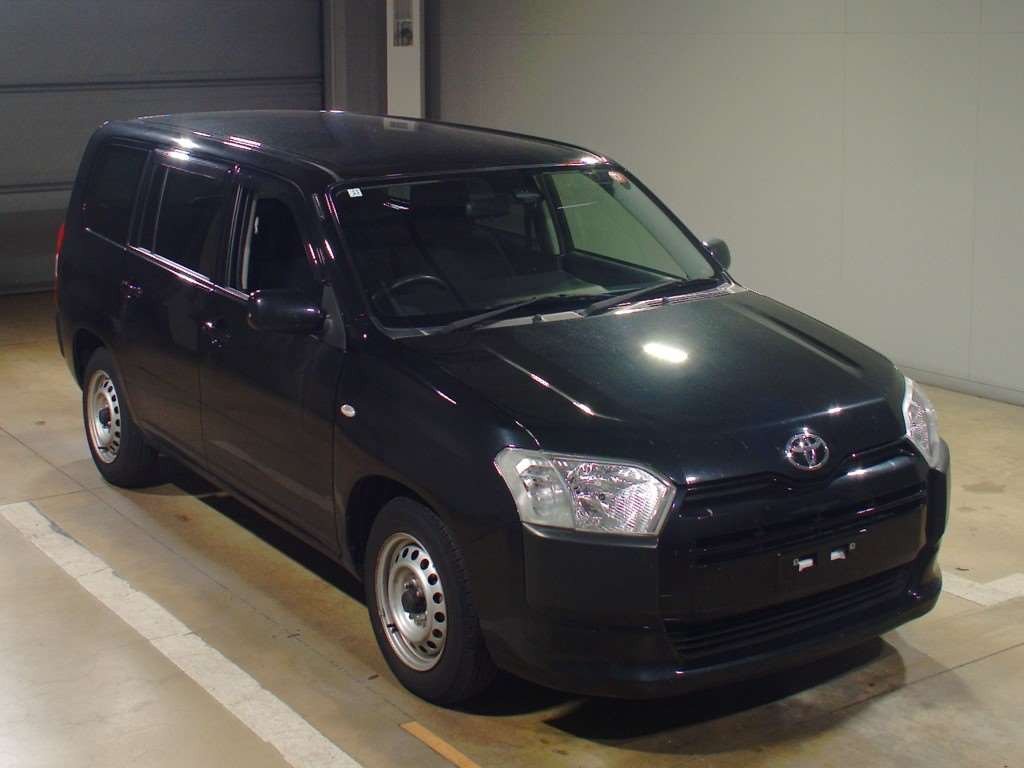 2017 Toyota Succeed NCP160V[2]