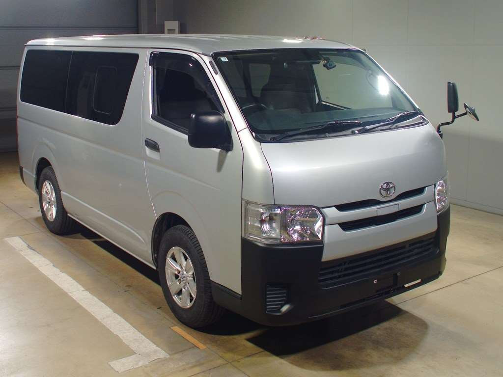 2019 Toyota Hiace Van TRH200V[2]