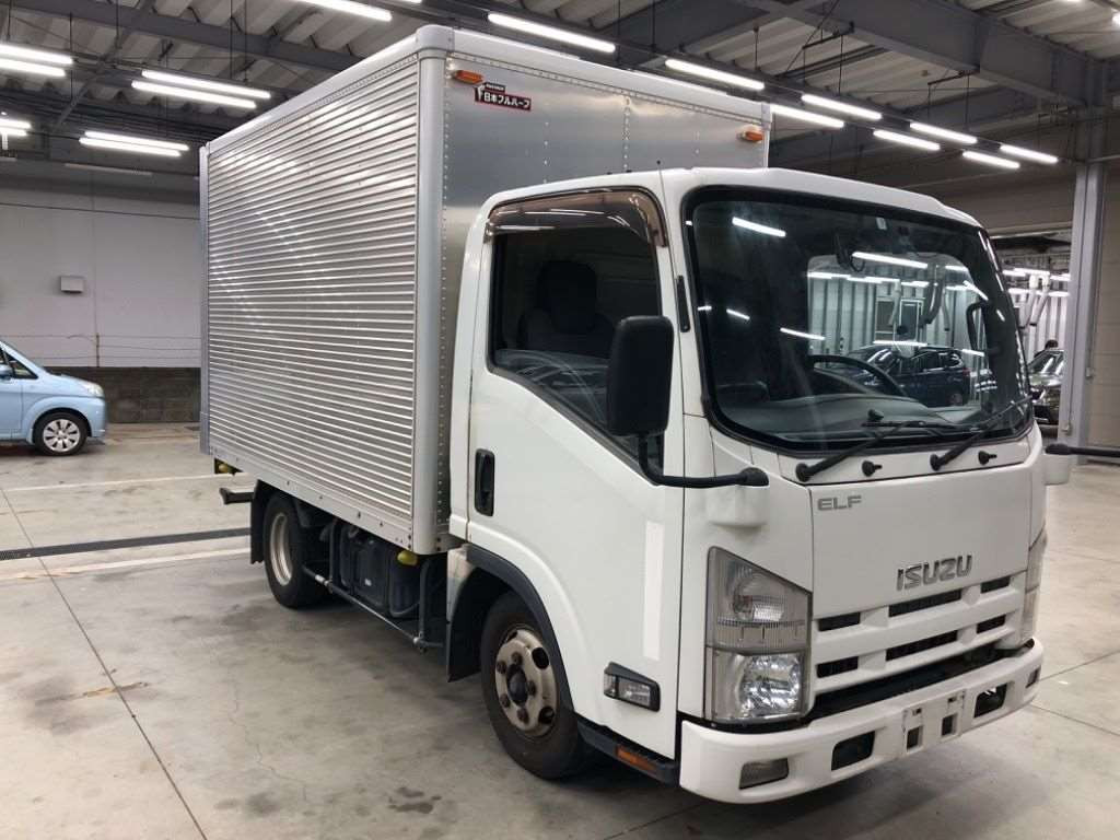 2013 Isuzu Elf Truck NLR85AN[2]