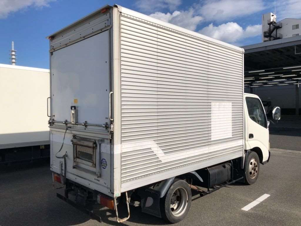 2005 Toyota Dyna Truck XZU308[1]