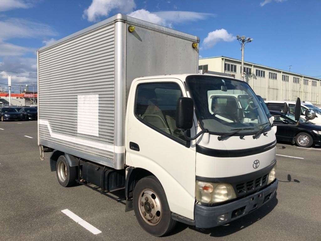 2005 Toyota Dyna Truck XZU308[2]