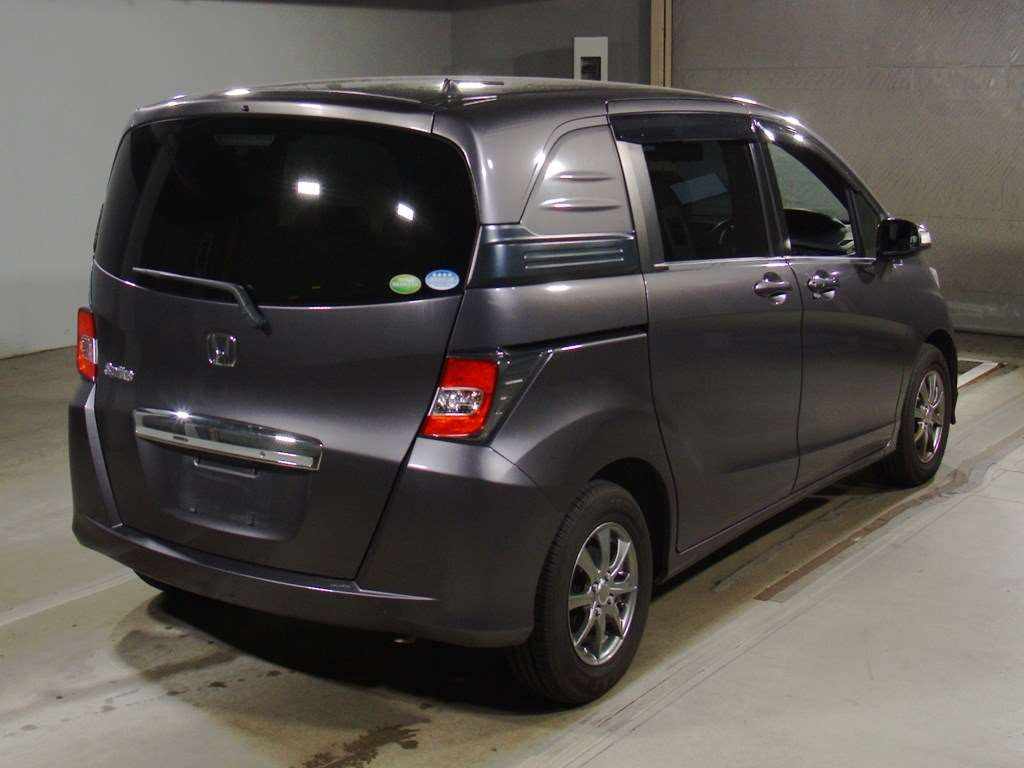 2014 Honda Freed Spike GB3[1]