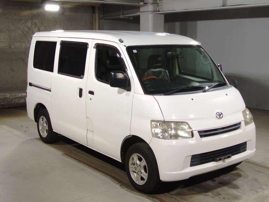 2014 Toyota Liteace Van S402M[2]