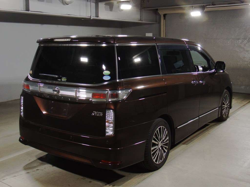 2014 Nissan Elgrand PE52[1]