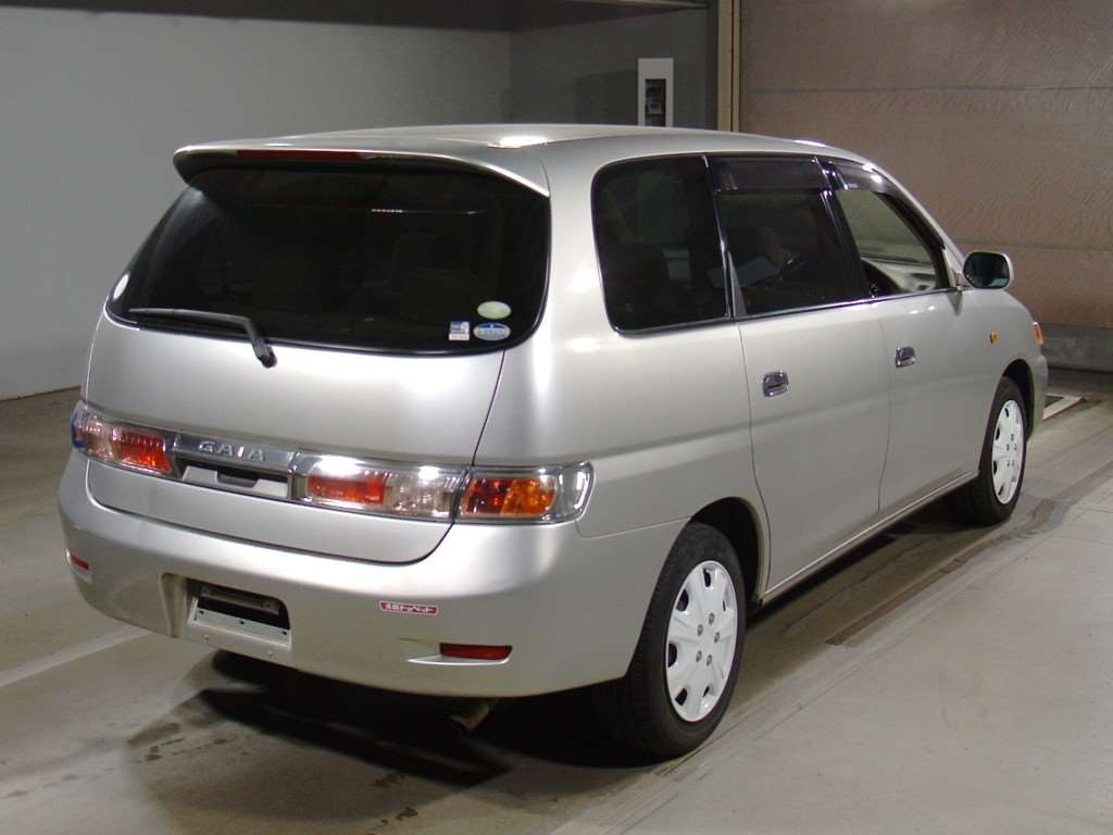 2004 Toyota Gaia ACM10G[1]