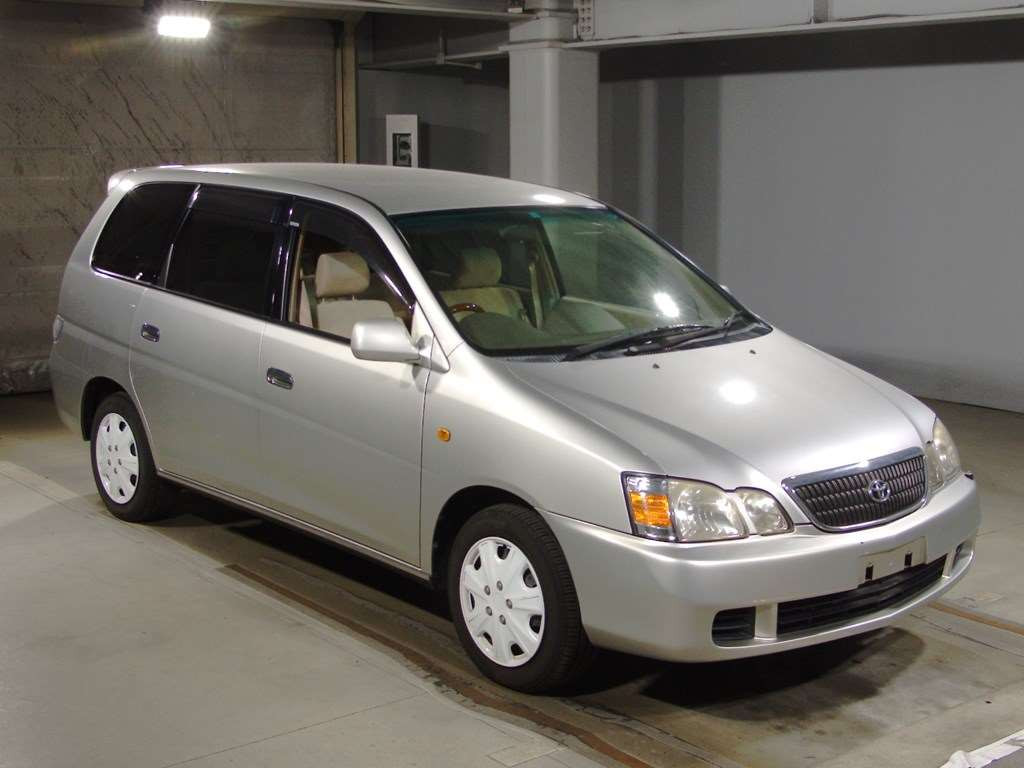 2004 Toyota Gaia ACM10G[2]