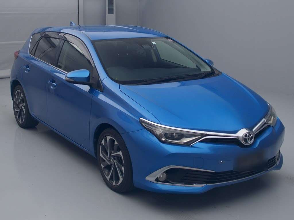 2016 Toyota Auris NRE185H[2]