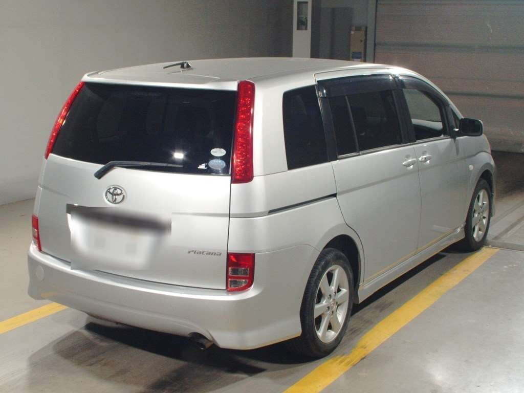 2005 Toyota Isis ANM10W[1]