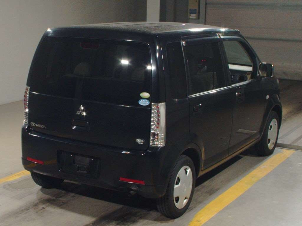 2010 Mitsubishi eK Wagon H82W[1]