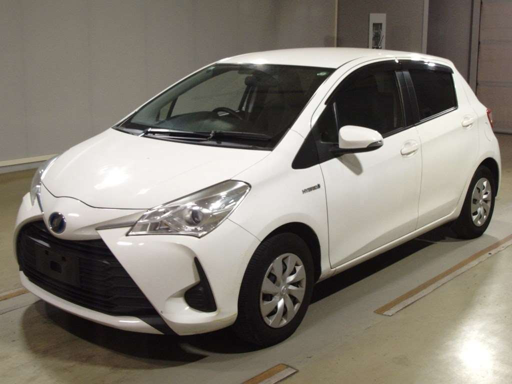 2017 Toyota Vitz NHP130[0]