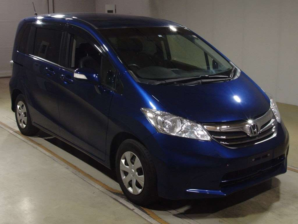 2014 Honda Freed GB3[2]