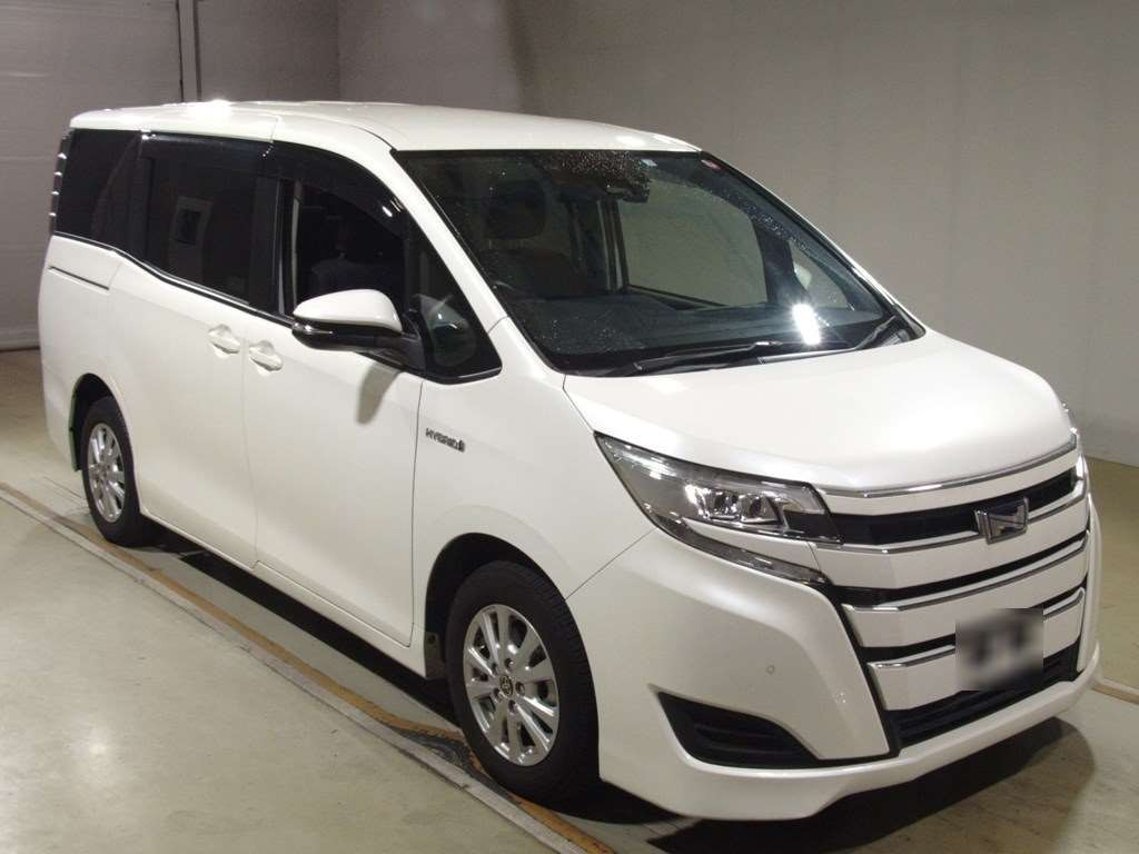 2019 Toyota Noah ZWR80G[2]