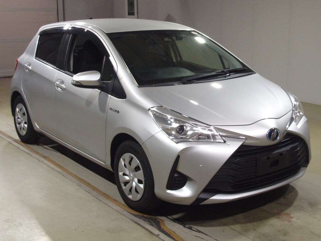 2019 Toyota Vitz NHP130[2]