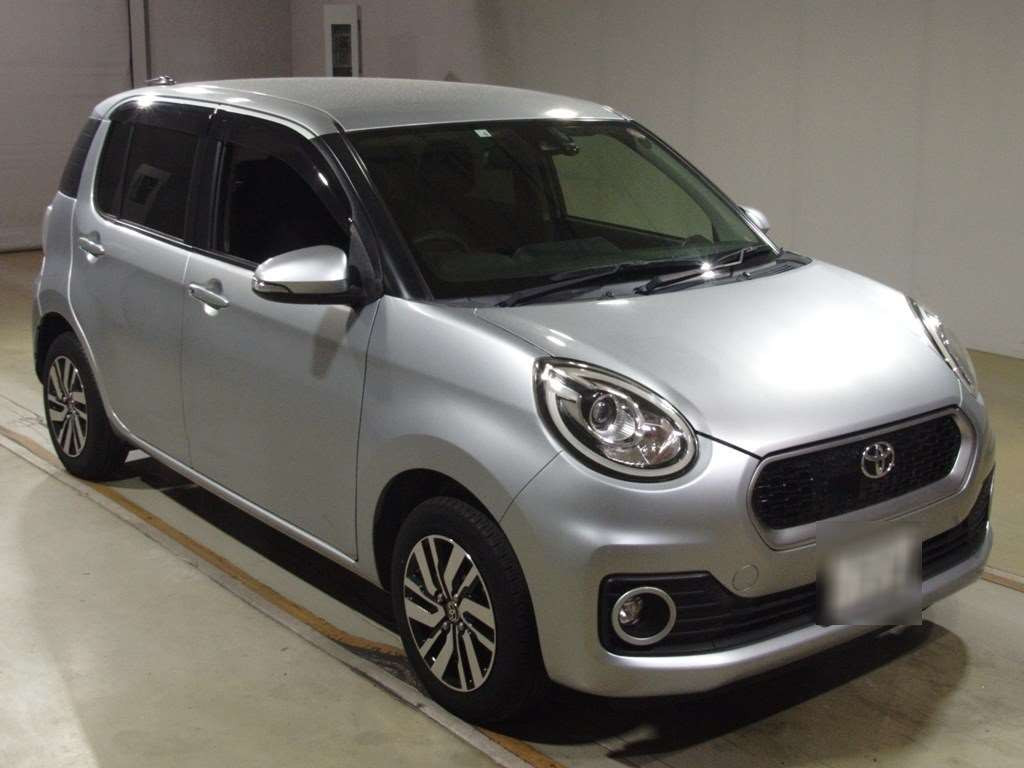 2016 Toyota Passo M700A[2]