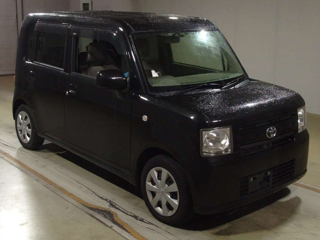 2013 Toyota Pixis Space L575A[2]