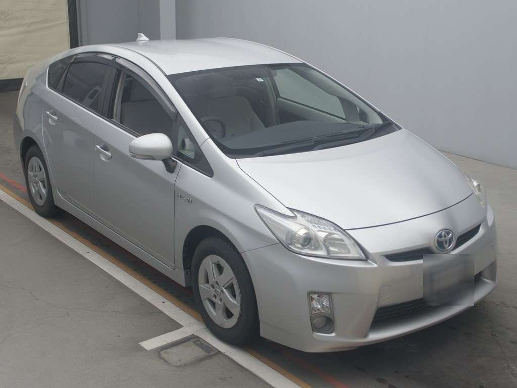 2011 Toyota Prius ZVW30[2]